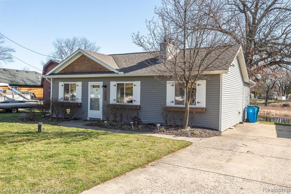 6084 BROCKWAY Street, Commerce Twp, MI 48382 — Photo 28