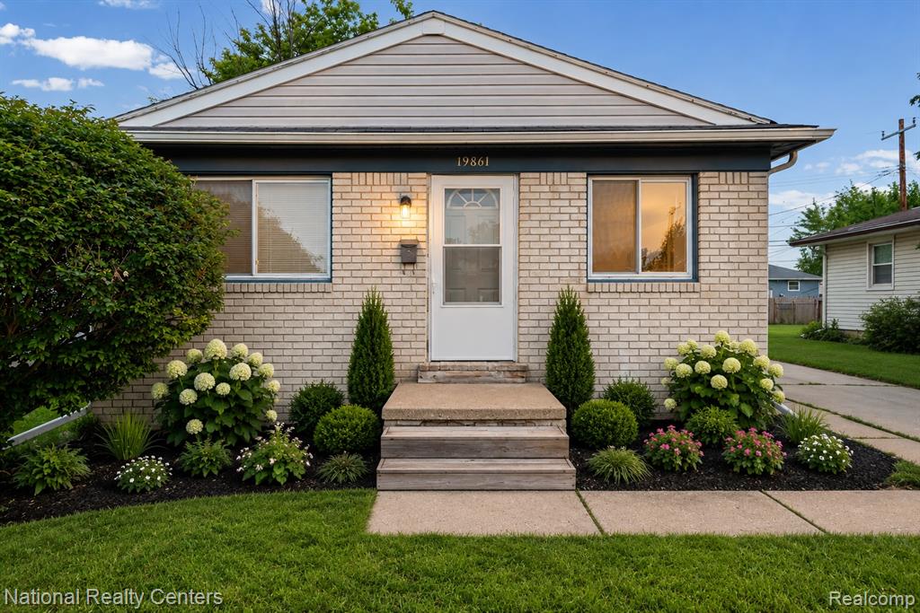 19861 Vermander Avenue, Clinton Twp, MI 48035 — Photo 2