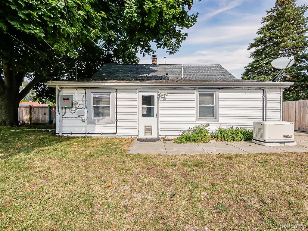 5600 Elmgrove Avenue, Warren, MI 48092 — Photo 31