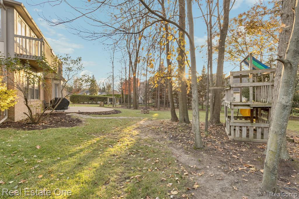 43581 NAVES Court, Clinton Twp, MI 48038 — Photo 51