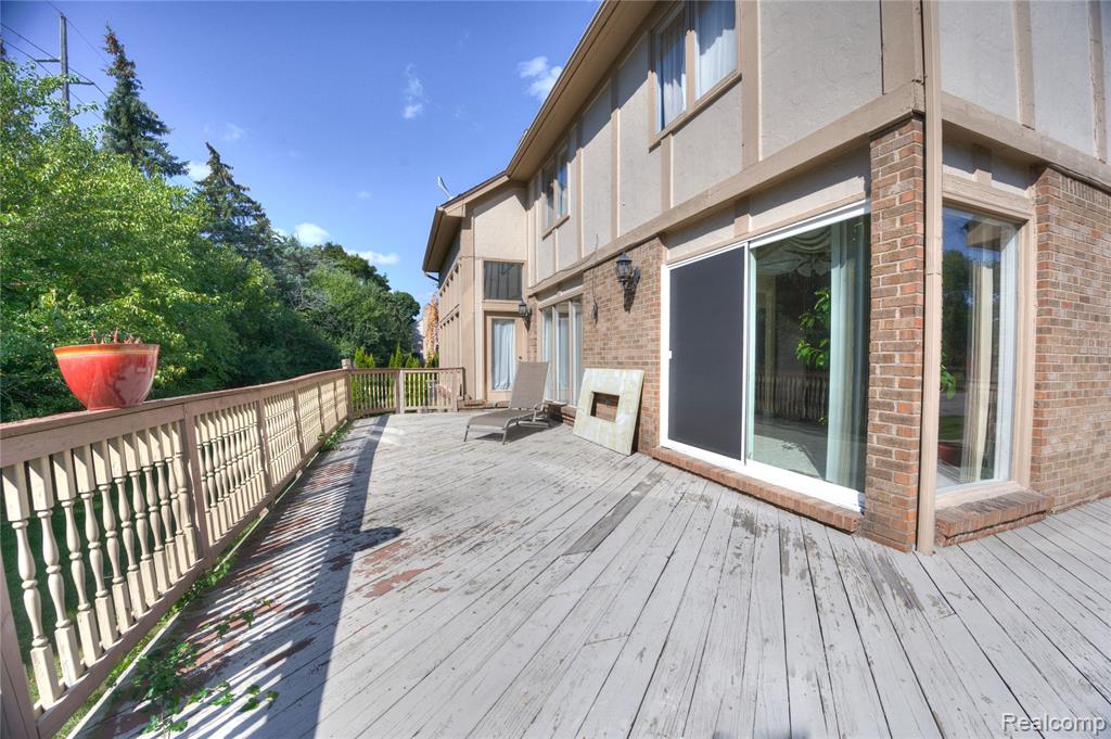 6460 Charles Drive, West Bloomfield, MI — Photo 51