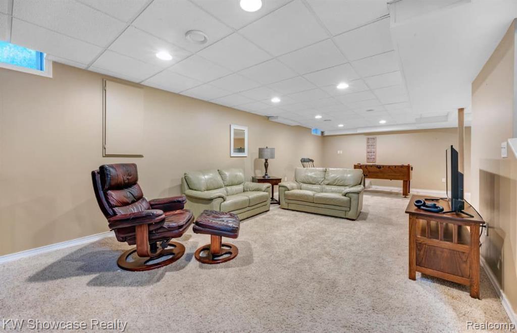 585 TIMBER RIDGE Drive, Highland, MI — Photo 14