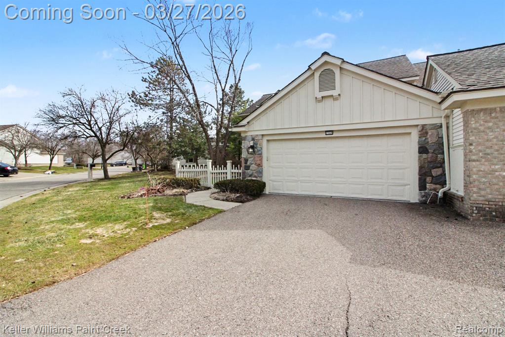7365 Danbury Drive, West Bloomfield, MI — Photo 26