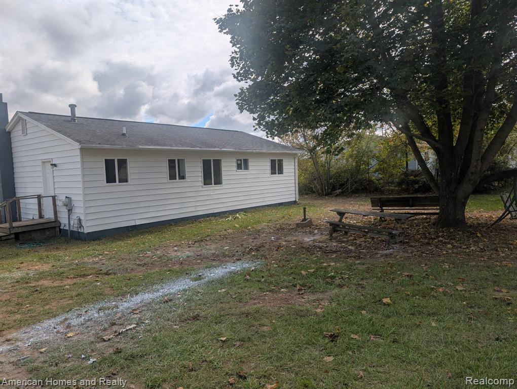 6585 N Lake Road, Otter Lake, MI 48464 — Photo 3