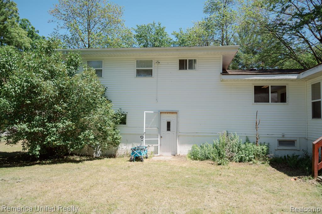 509 COLLINGWOOD Street, Houghton Lake, MI 48629 — Photo 18