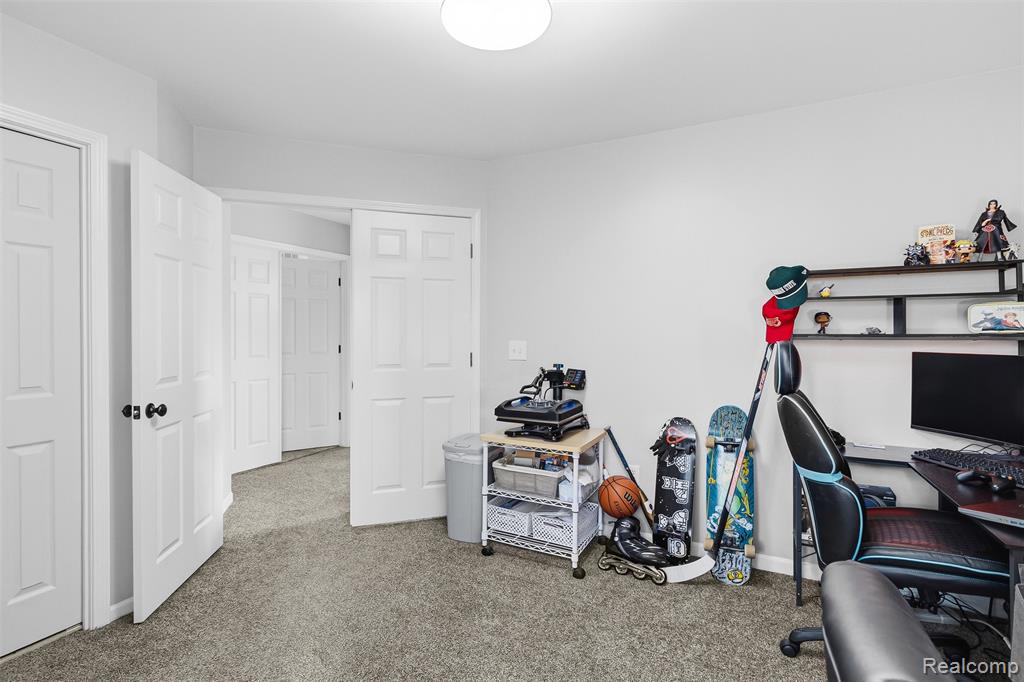 9641 Rolling Greens Drive, Pinckney, MI 48169 — Photo 20