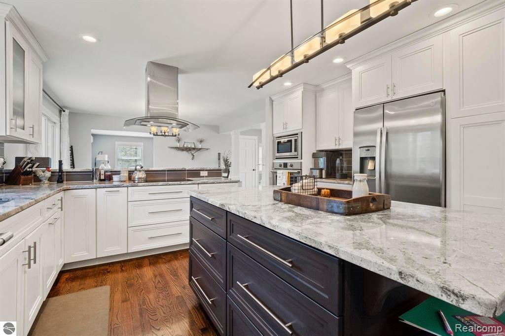 9086 N TOTTENHAM Drive, Traverse City, MI 49685 — Photo 28