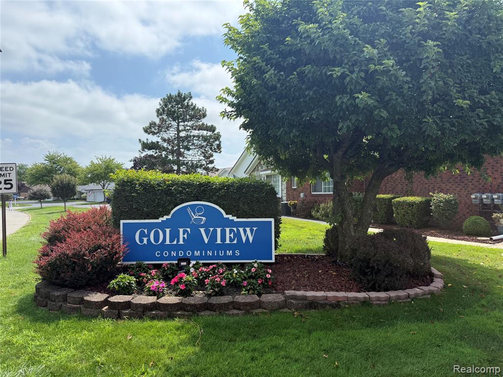 730 Country Club Dr Drive, 36, Saint Clair Shores, MI 48082 — Photo 5