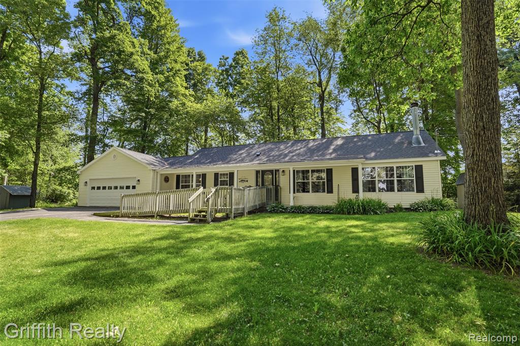 260 Ellsworth Lake Drive, Gregory, MI 48137 — Photo 2