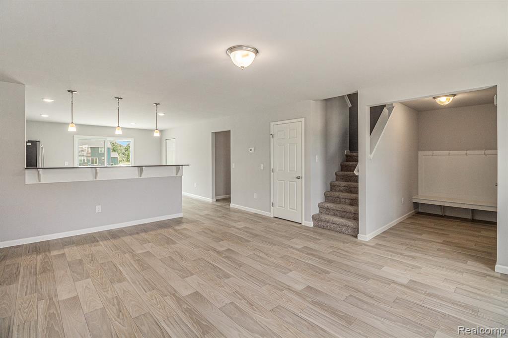 112 FOREST Way, Davisburg, MI 48350 — Photo 3