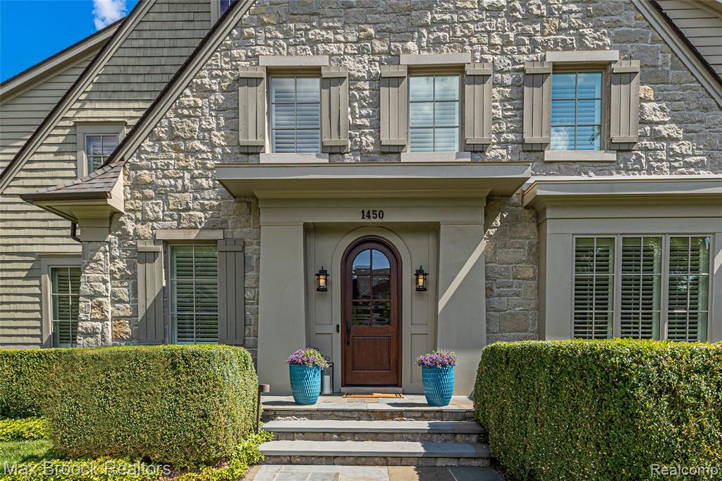 1450 Pilgrim Avenue - Photo 2