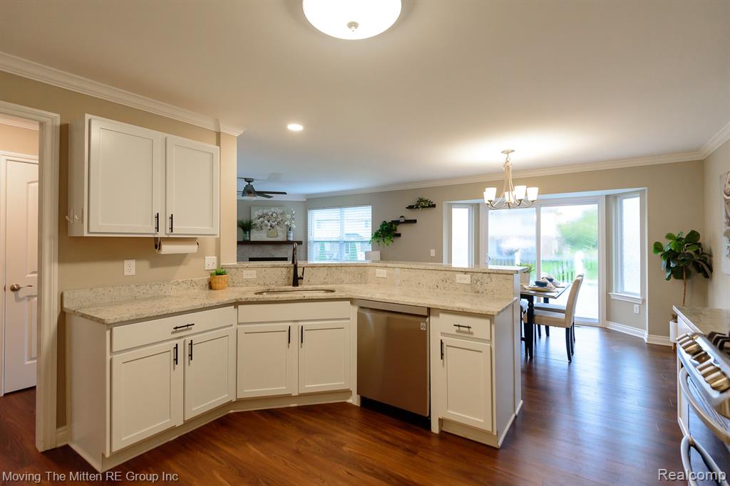13656 Cambridge Court, Van Buren, MI 48111 — Photo 17