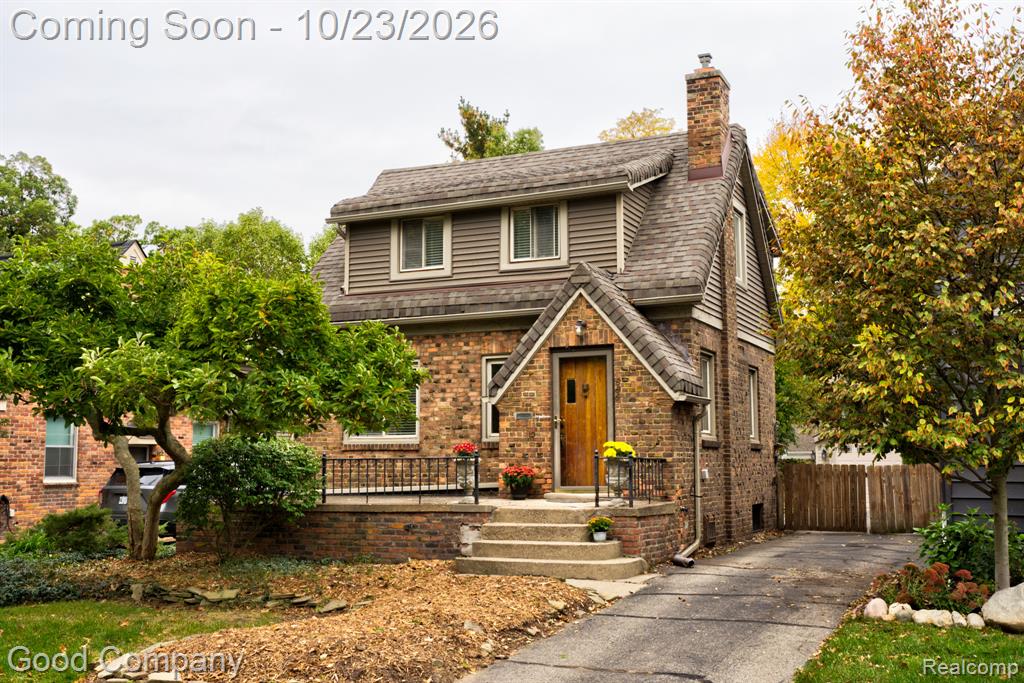 886 W Drayton Street, Ferndale, MI 48220