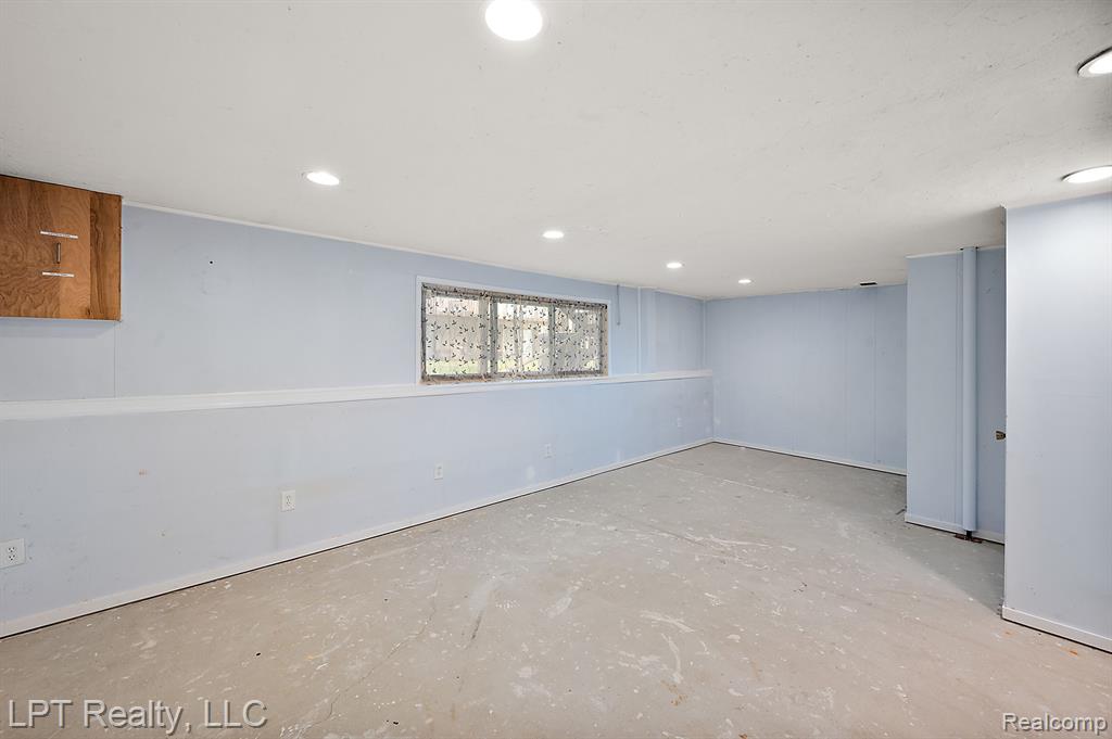 418 WILLOW GROVE Lane, Rochester Hills, MI 48307 — Photo 31