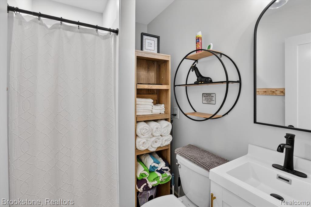 6330 W Houghton Lake Drive, Houghton Lake, MI 48629 — Photo 33