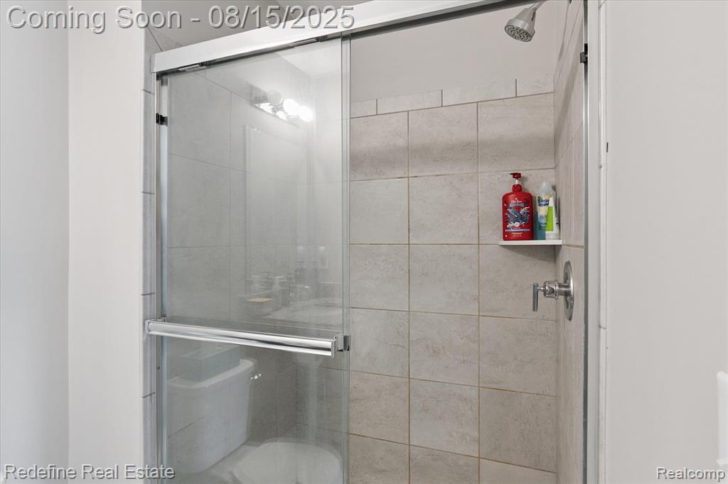 403 Jeff Keeton Drive, Hazel Park, MI 48030 — Photo 18