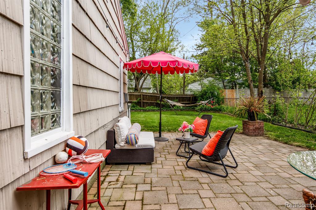 626 E Windemere Avenue, Royal Oak, MI 48073 — Photo 24