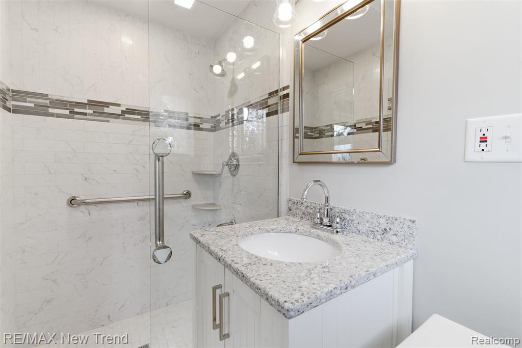 1043 Westview Road, Bloomfield Hills, MI 48304 — Photo 34