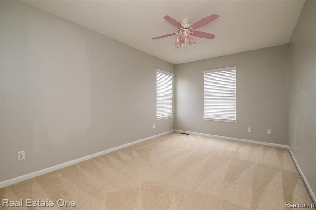 1092 CHESTNUT Lane, South Lyon, MI 48178 — Photo 41