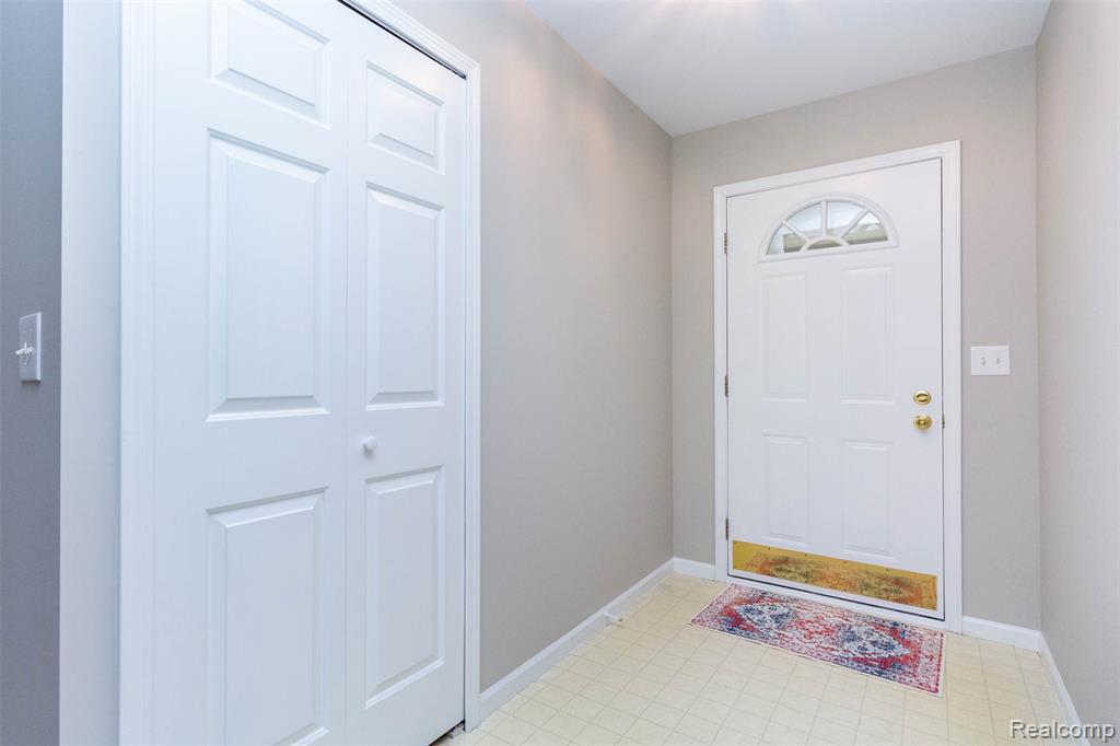 53395 Andrew Circle, New Baltimore, MI 48047 — Photo 5