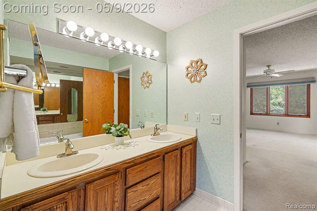 5733 Leeward Court, 51, Clarkston, MI — Photo 16