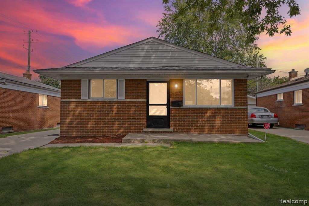 7519 Superior, Center Line, MI 48015 — front exterior