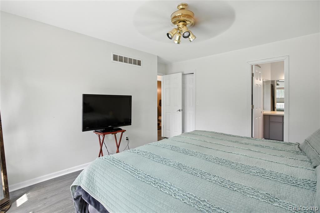 39805 Albright Drive, Clinton Twp, MI 48038 — Photo 13