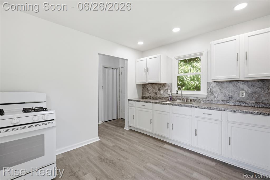 3472 W Gracelawn Avenue, Flint, MI 48504 — Photo 7
