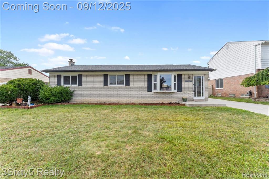 17541 Bodsford Drive, Woodhaven, MI 48183 — front exterior