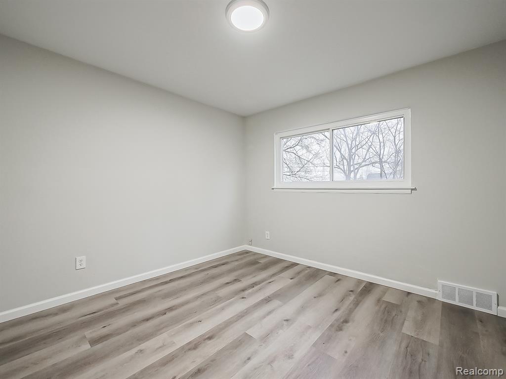 536 Emerson Avenue, Pontiac, MI 48342 — Photo 10