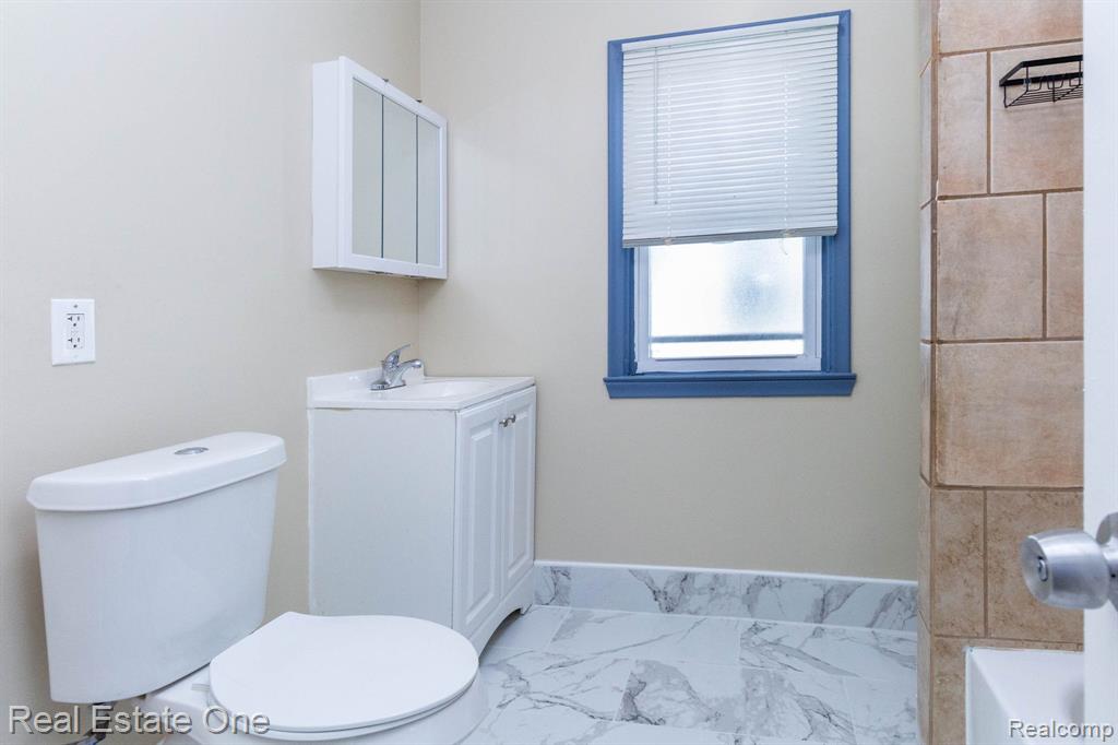 12568 Wilshire Drive, Detroit, MI 48213 — Photo 26