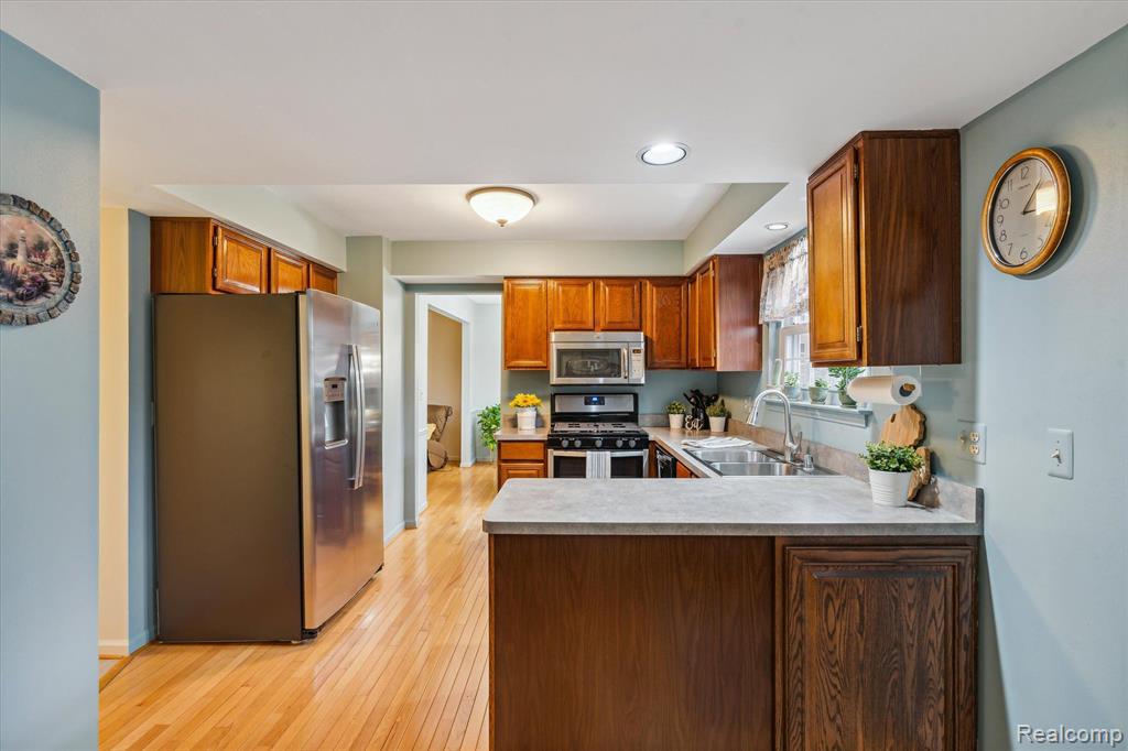 45303 CLAYMORE Drive, Canton, MI 48187 — Photo 20