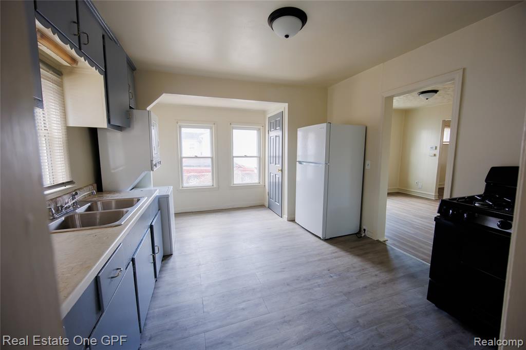 8242 Maxwell Avenue, Warren, MI 48089 — Photo 14