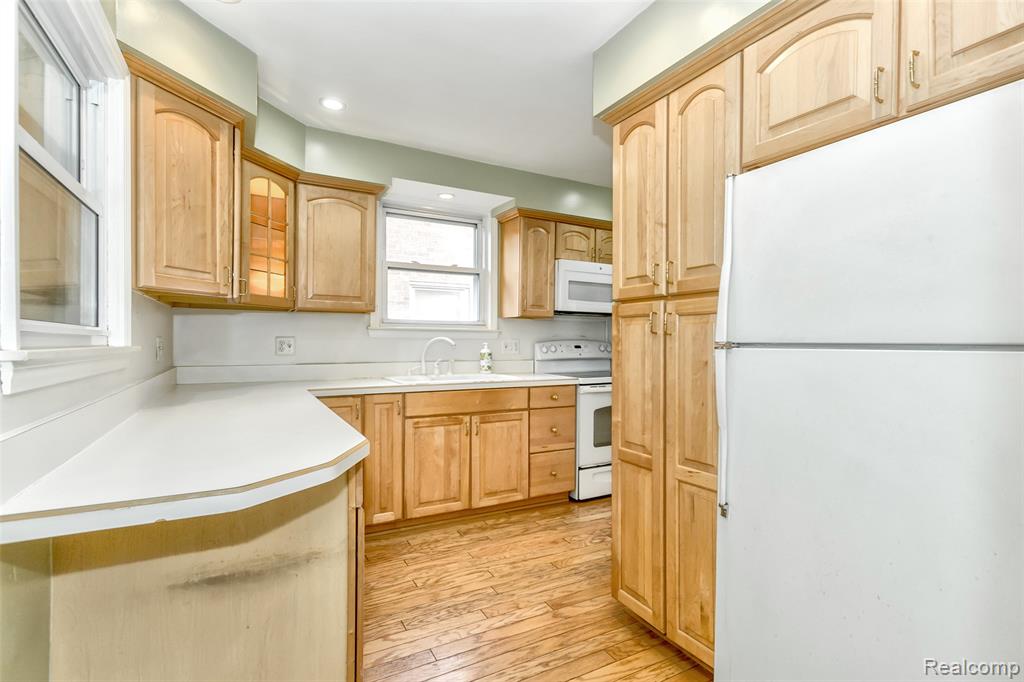 556 N Mildred Street, Dearborn, MI 48128 — Photo 16