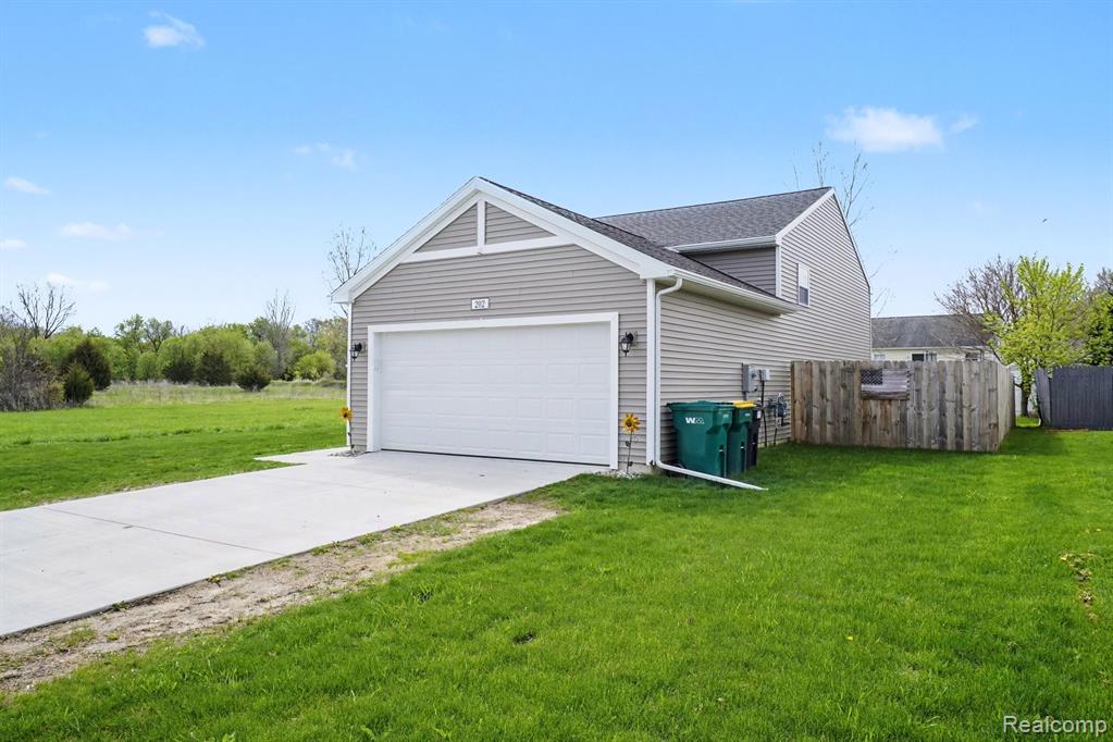 202 Creek Pointe Circle, Durand, MI 48429 — Photo 4