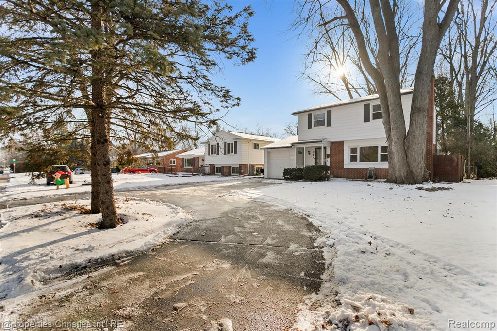 615 W 13 Mile Road, Royal Oak, MI 48073 — Photo 3