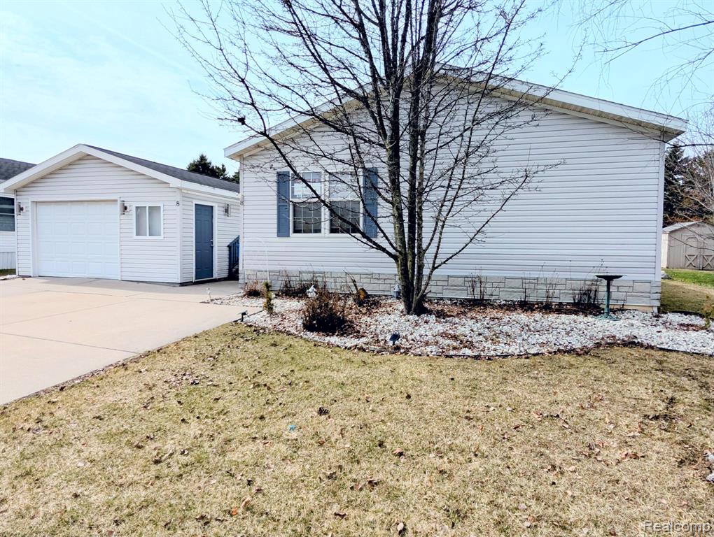 8 Brookfield, Swartz Creek, MI 48473 — Photo 4
