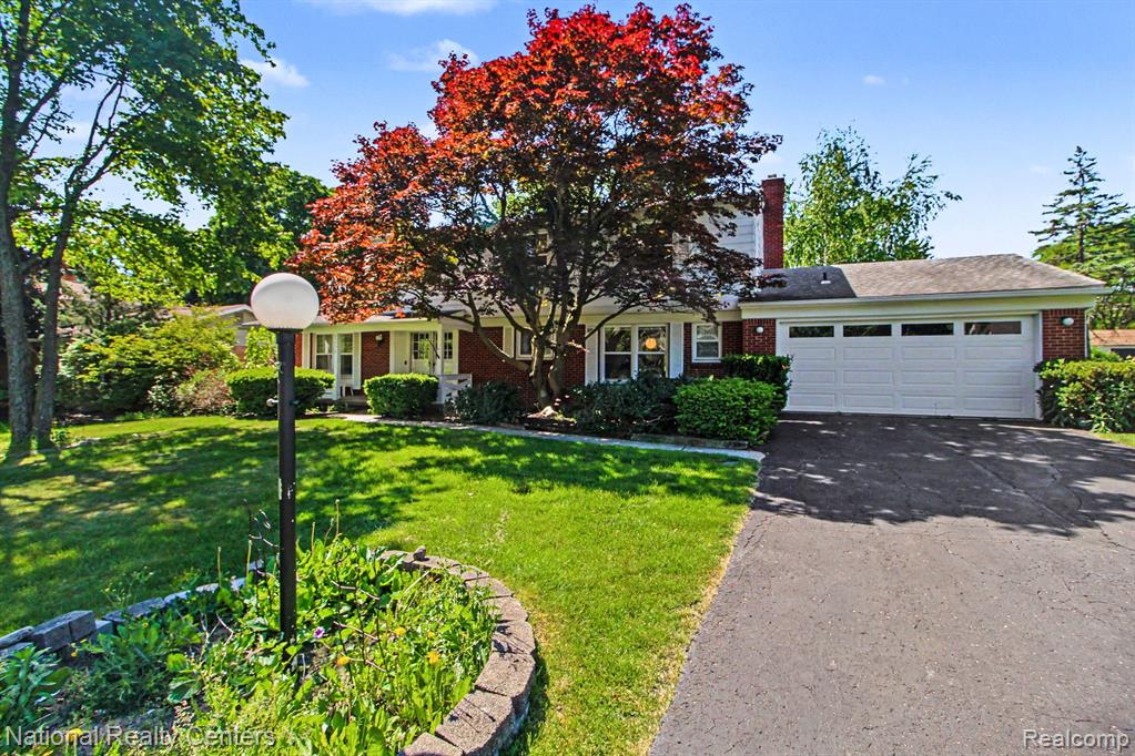 5535 Pembury Lane, West Bloomfield, MI — Photo 3