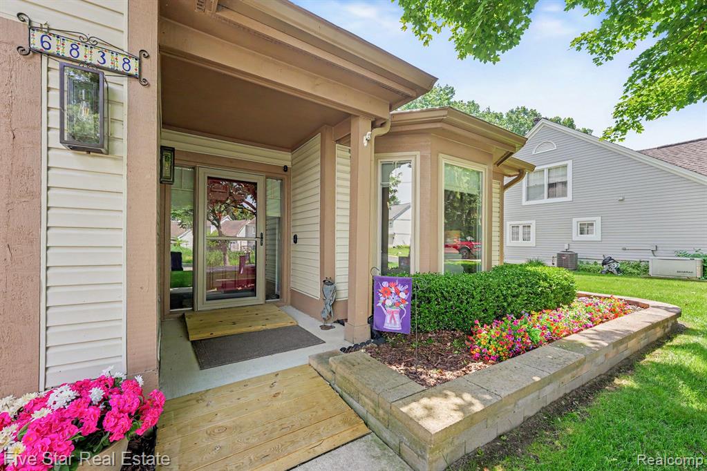 6838 Fox Lane, Waterford, MI 48327 — Photo 5