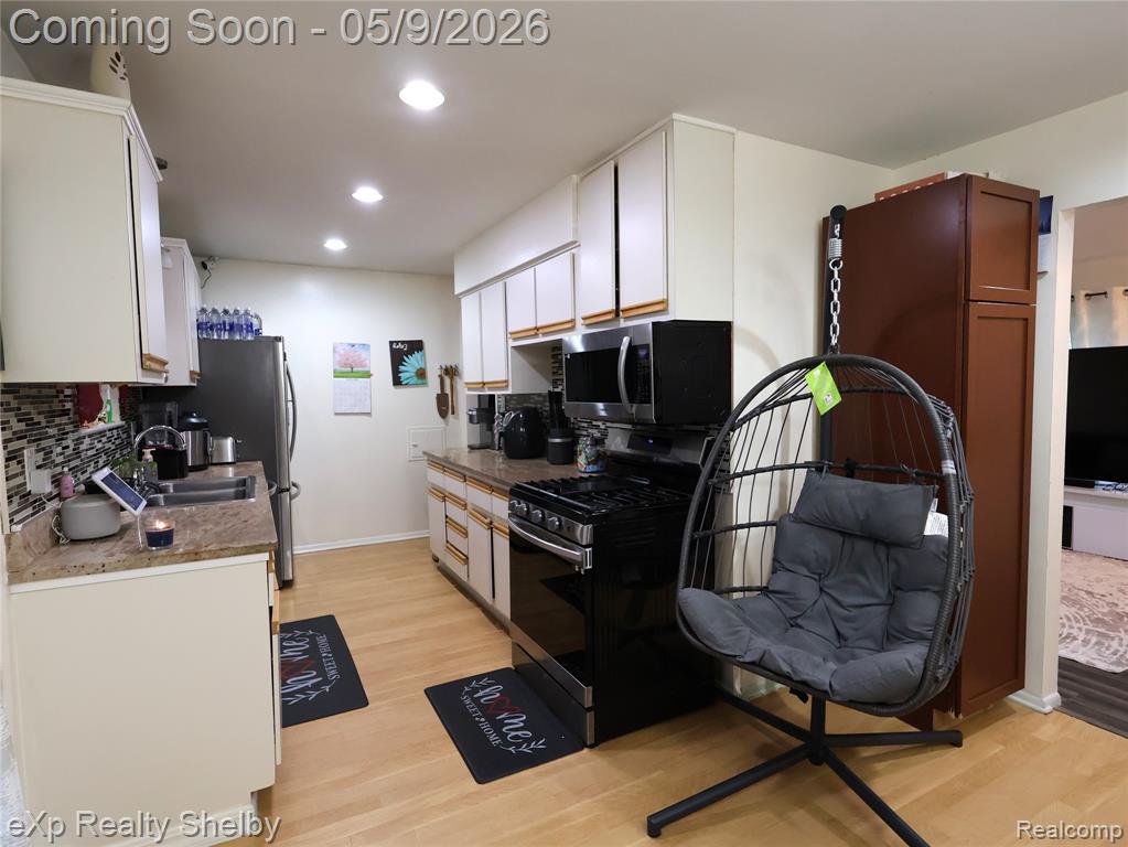 719 Sheryl Drive, Waterford, MI 48328 — Photo 16