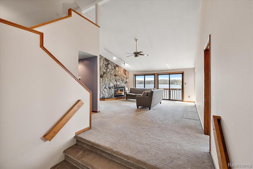 7322 MACEDAY LAKE Road, Waterford, MI 48329 — Photo 10