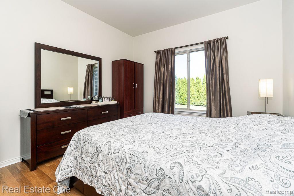 985 Monterey Lane, Rochester Hills, MI 48307 — Photo 33
