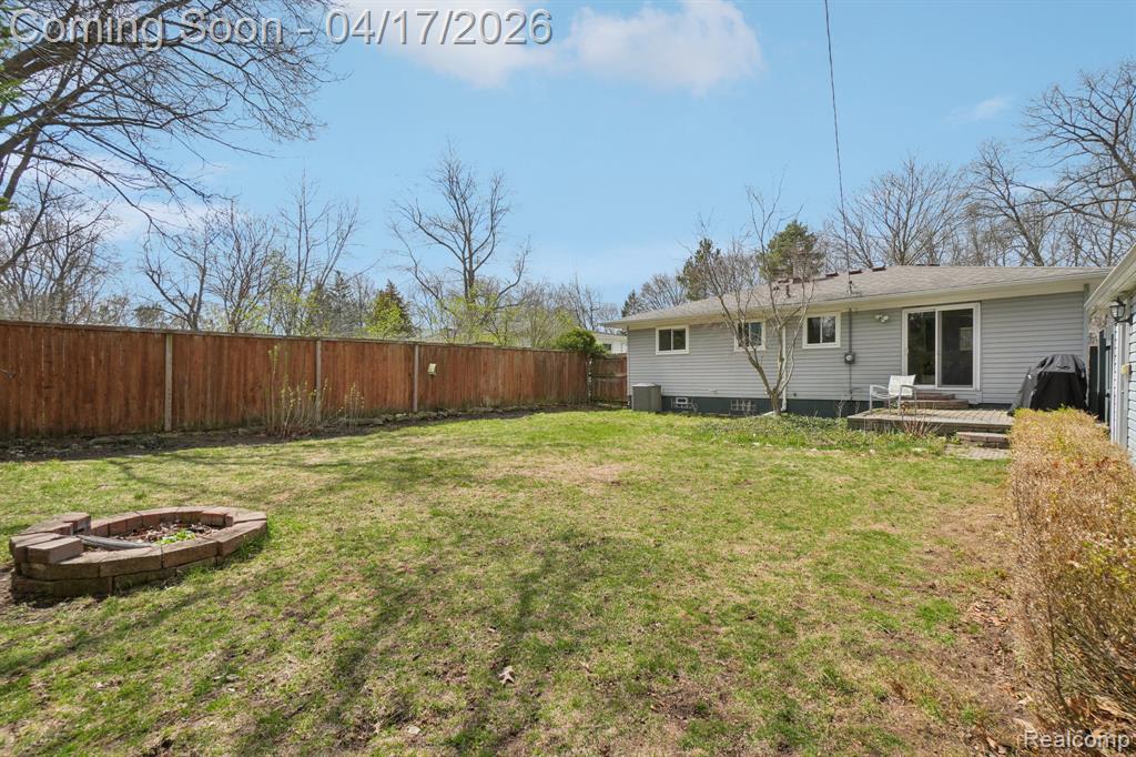 2385 Keith Road, West Bloomfield, MI 48324 — Photo 24