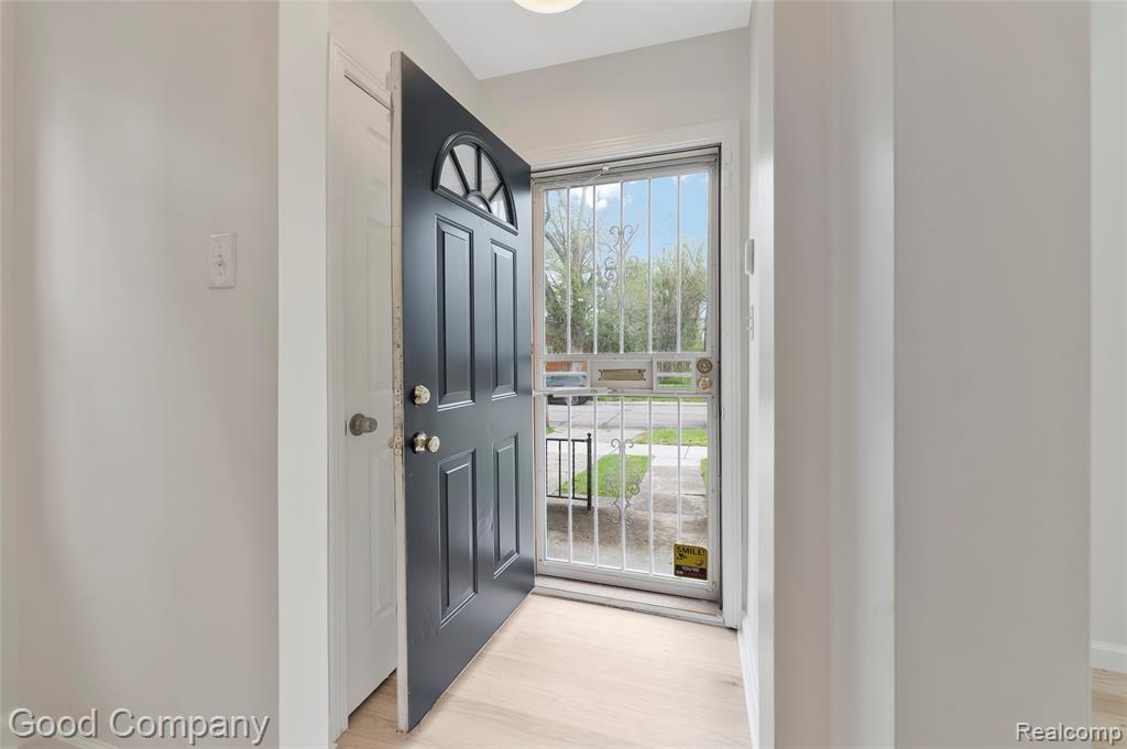 13517 Pembroke Avenue, Detroit, MI 48235 — Photo 6
