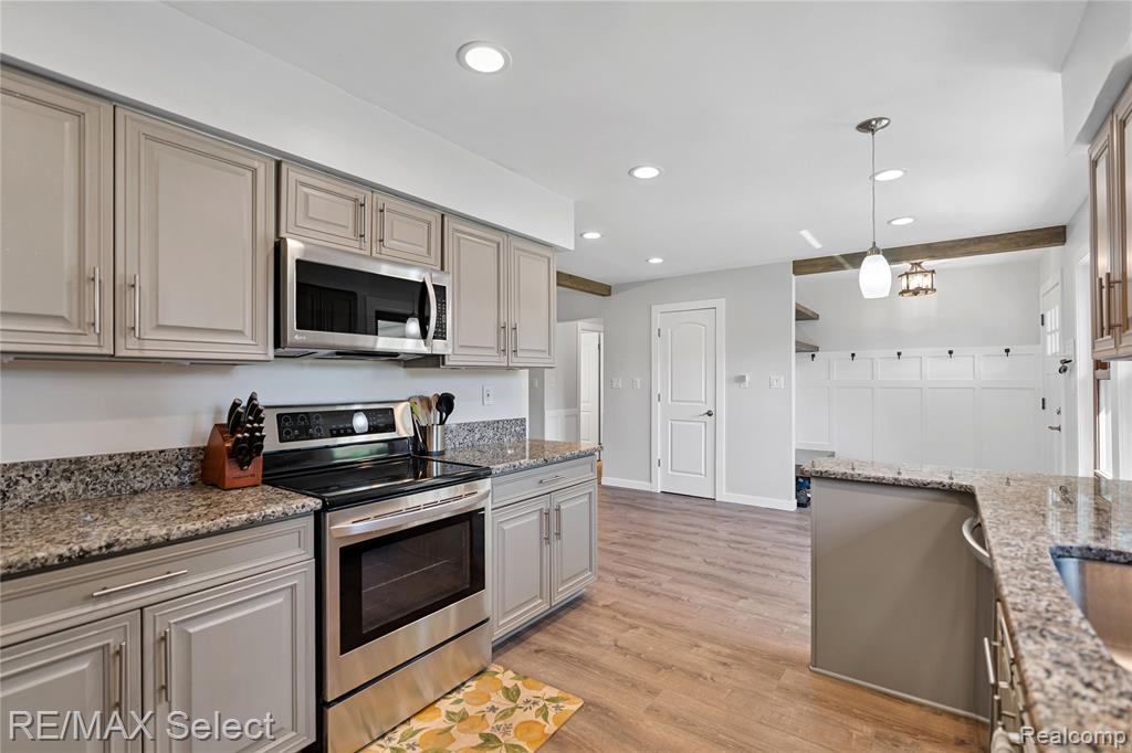 2456 N Tipsico Lake Road, Hartland, MI 48353 — Photo 8