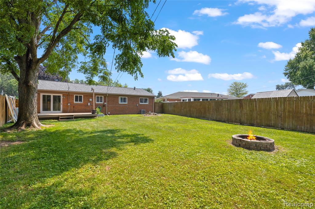 6695 Chirrewa Street, Westland, MI — Photo 4