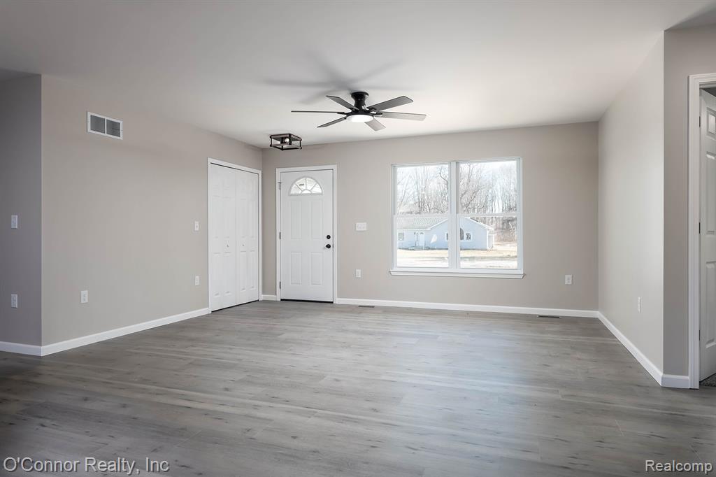 1047 39th Street, Port Huron, MI 48060 — Photo 3