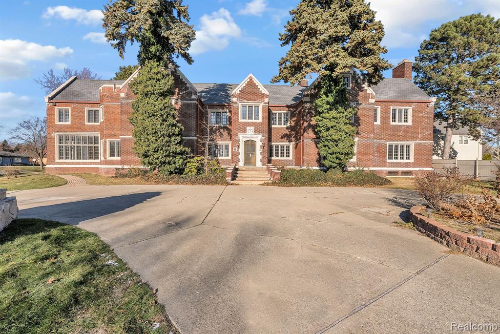 16761 E Jefferson Avenue, Grosse Pointe, MI 48230 — Photo 2