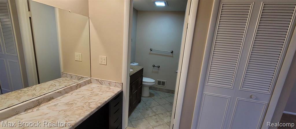 7416 Azalea Court Court, West Bloomfield, MI — Photo 15