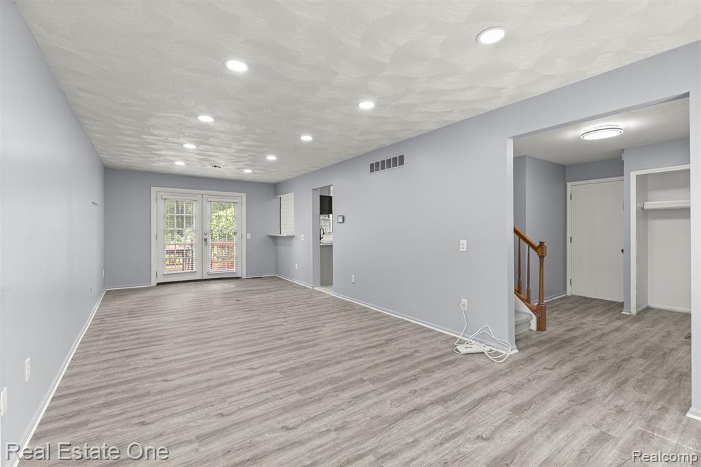 7985 Faircrest Drive, Ypsilanti, MI 48197 — Photo 15